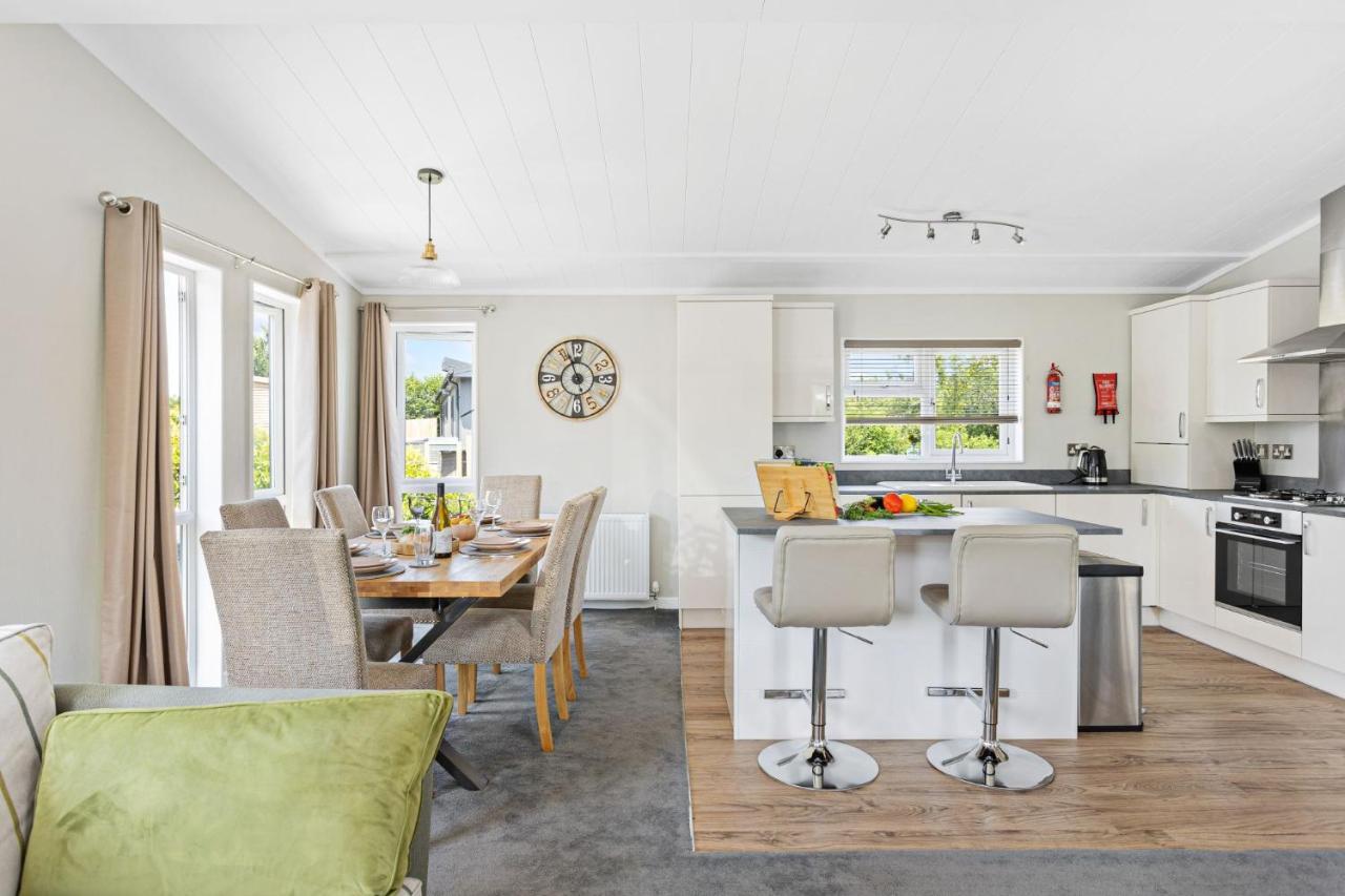 Rose Lodge, 21 Roadford Lake Lodges Lifton Экстерьер фото